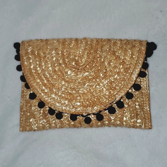 Shiraleah Chicago Woven Straw Clutch - Picture 8 of 8